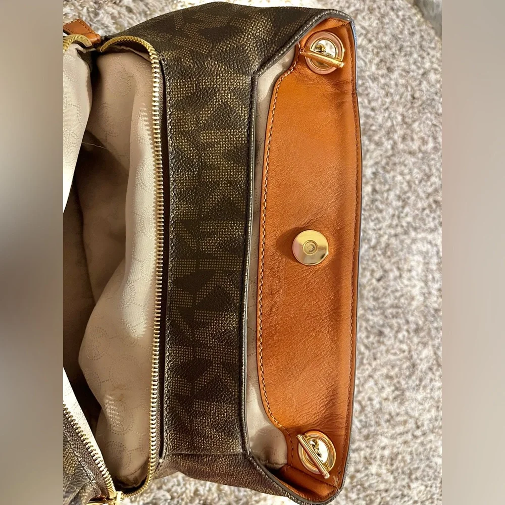 Michael Kors Jet Set Chain Tote Bag